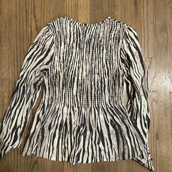 THML Zebra Print Blouse-NWT-Size Medium - Picture 3 of 4